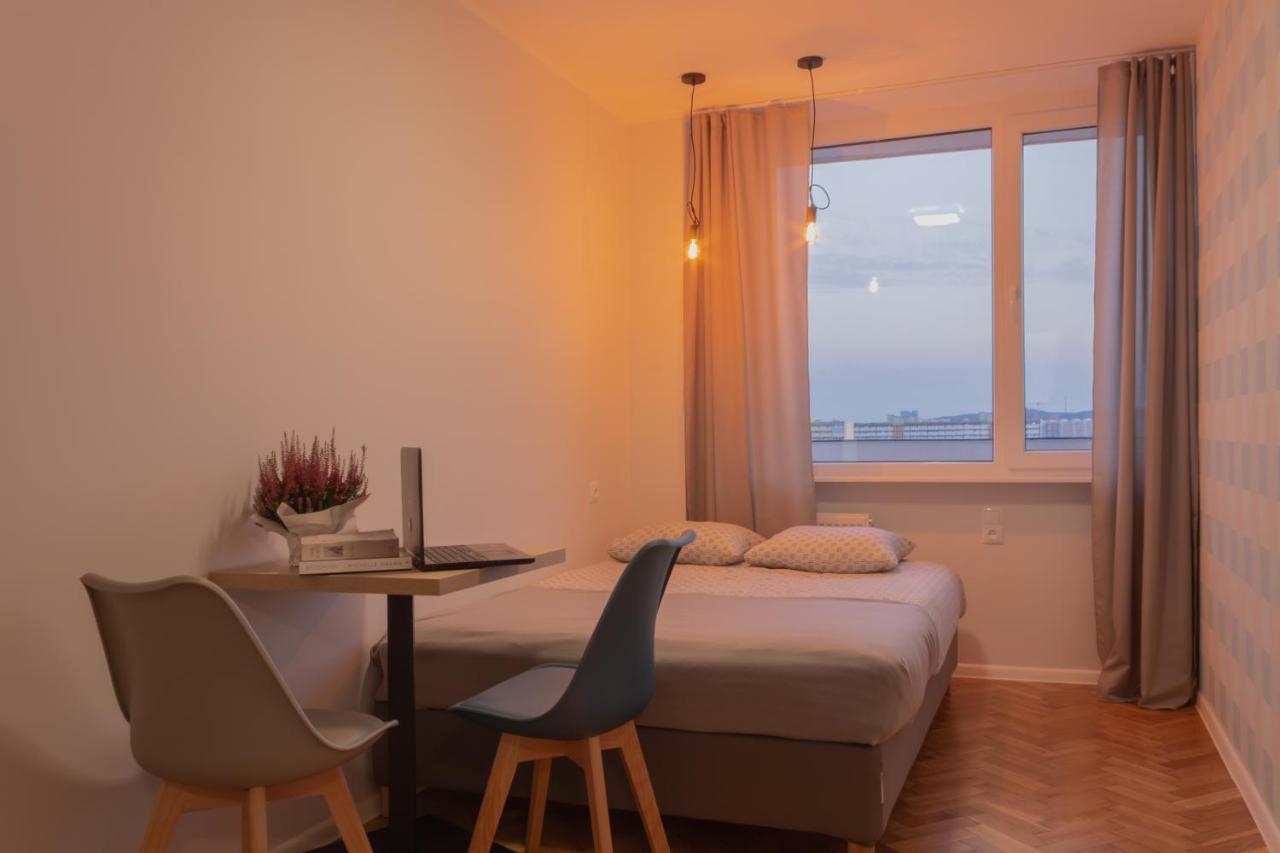 Initium Rooms - Pokoje Na Wynajem - Obroncow Wybrzeza 4D Gdansk Ngoại thất bức ảnh