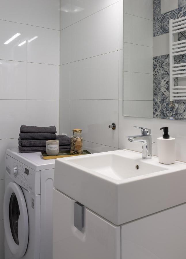 Initium Rooms - Pokoje Na Wynajem - Obroncow Wybrzeza 4D Gdansk Ngoại thất bức ảnh
